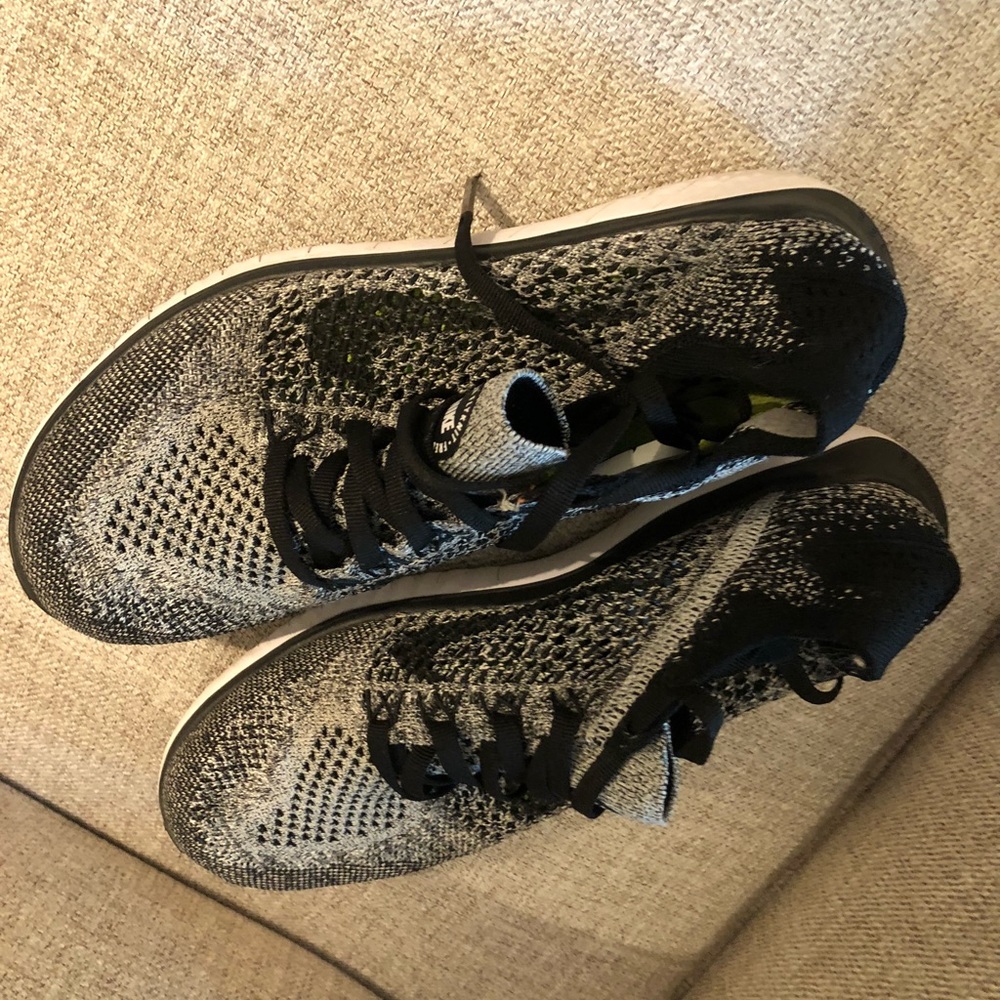 Nike tennis shoes